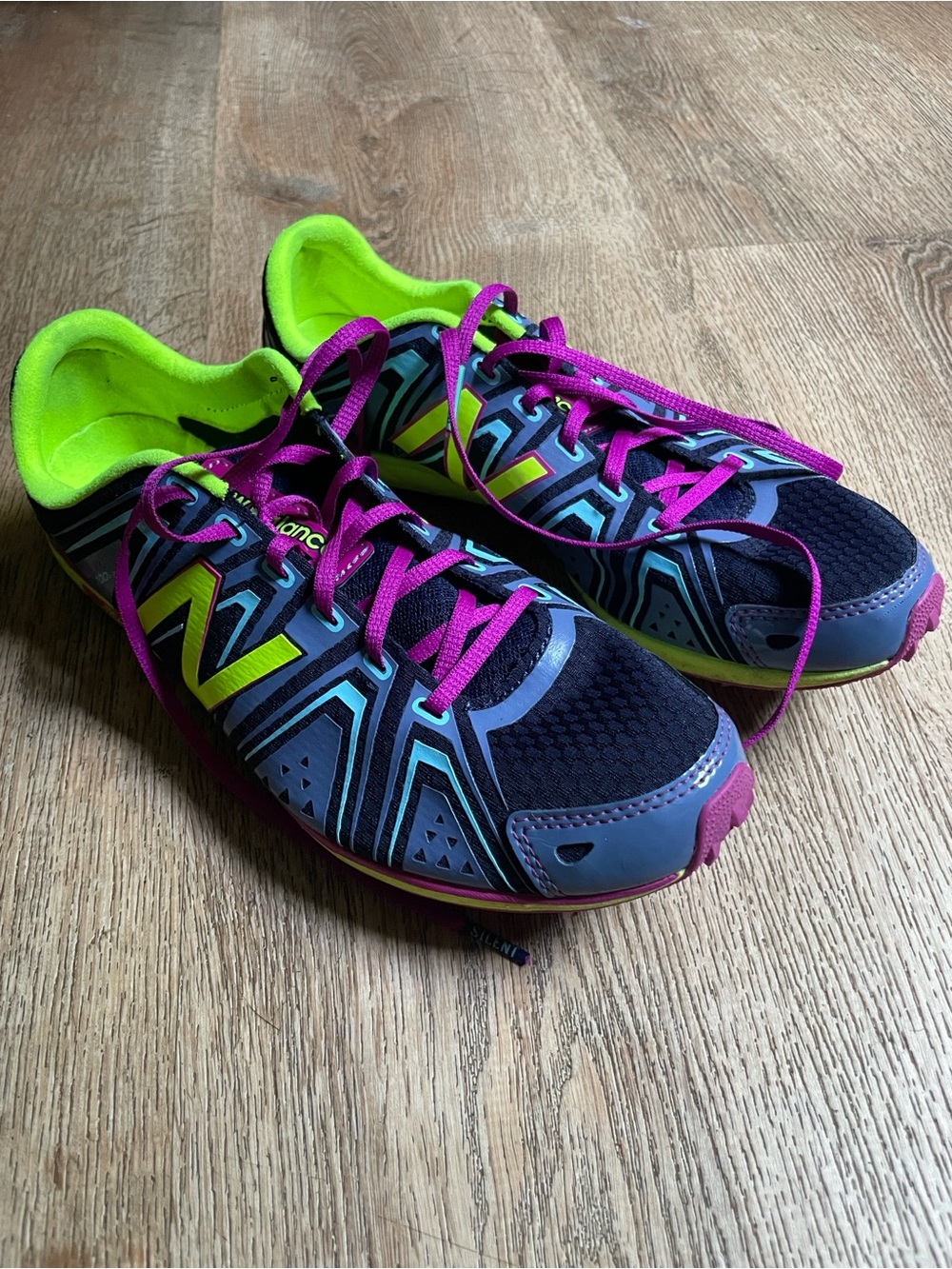 New Balance Women’s Neon Lime & Navy Crosscountry Running Sneakers
